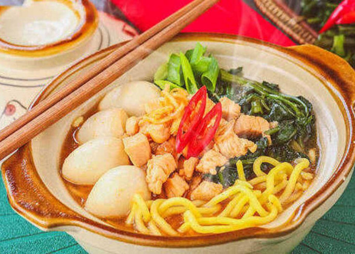 Mie Kangkung : Hidangan Khas Betawi yang Kembali Populer di Tengah Tren Kuliner Modern