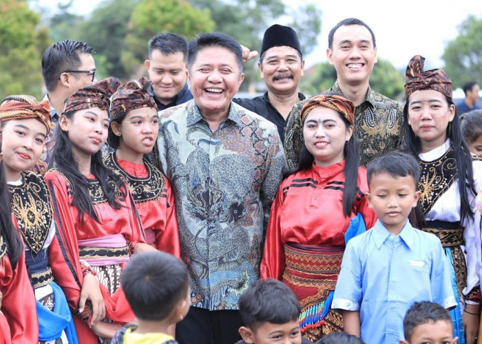 Gubernur Herman Deru Resmikan Kantor Desa Kerta Mukti Dibangun Secara Swadaya Oleh Masyarakat