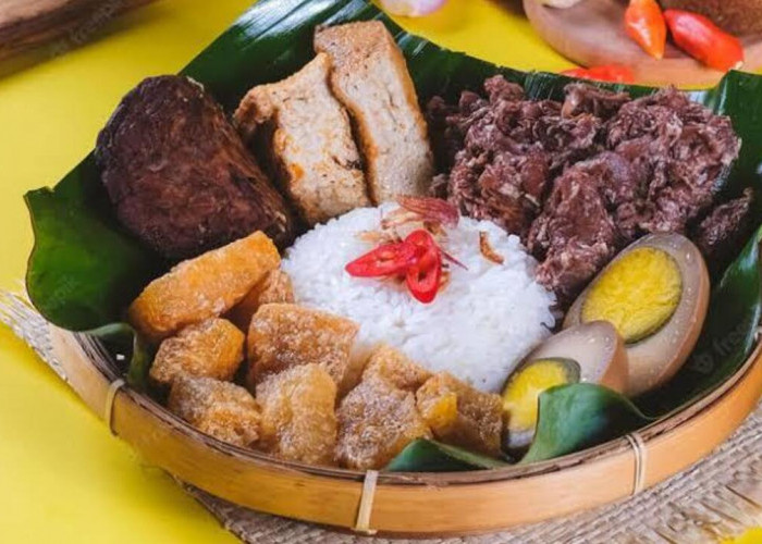 Nasi Gudeg, Kuliner Khas Yogyakarta yang Tetap Digemari dan Menjadi Daya Tarik Wisata