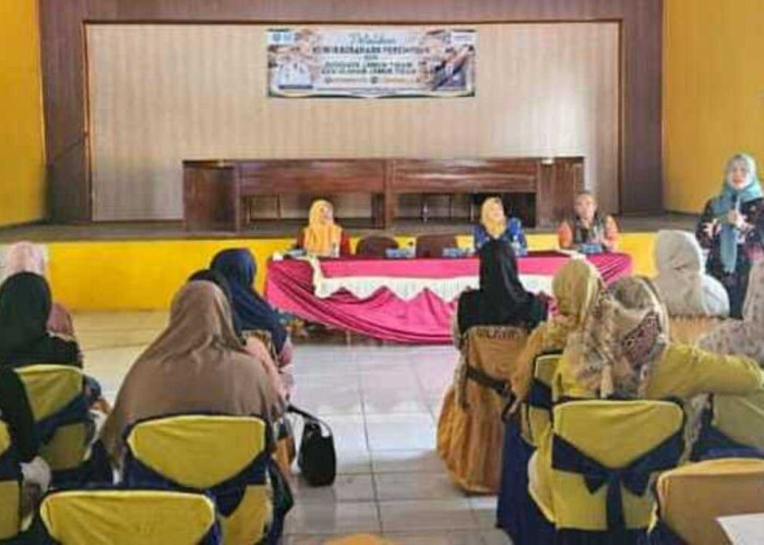 Perkuat Kemandirian Ekonomi, DPPPA Muara Enim Bekali Kaum Perempuan Pelatihan Budidaya Jamur Tiram 