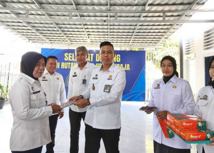 Dukung Kesehatan Pegawai, Rutan Baturaja Laksanakan Pembagian Vitamin