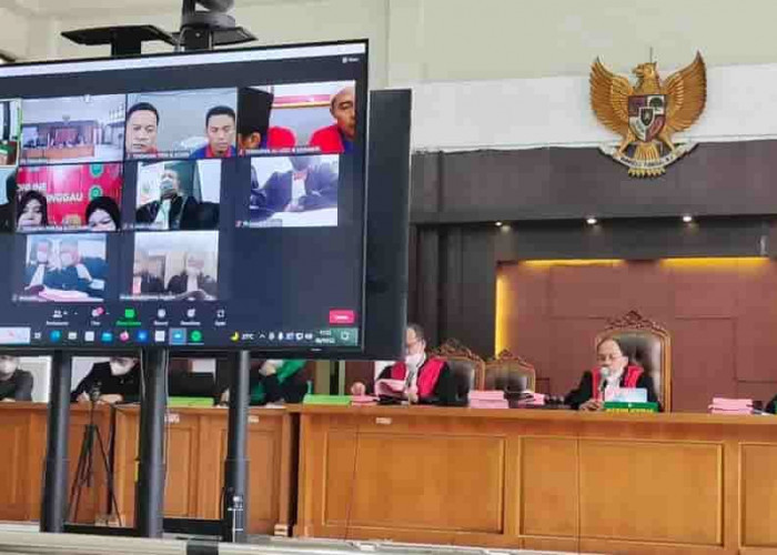 8 Terdakwa Dugaan Korupsi Dana Hibah Bawaslu Muratara Dituntut hingga 8 Tahun 3 Bulan Penjara