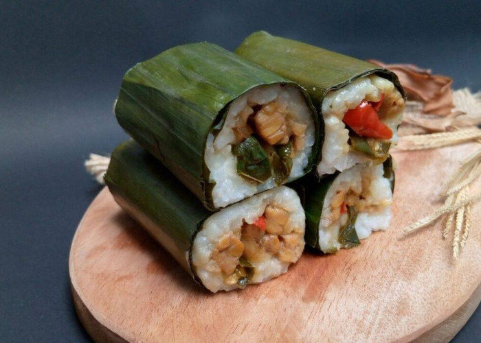 Arem-Arem, Kuliner Tradisional yang Tetap Eksis di Tengah Gempuran Makanan Modern