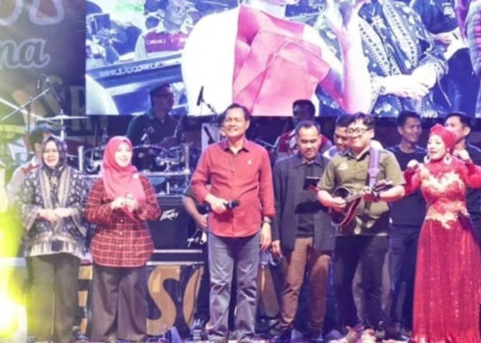 Talenta Dangdut Sridevi Hibur Masyarakat Muara Enim
