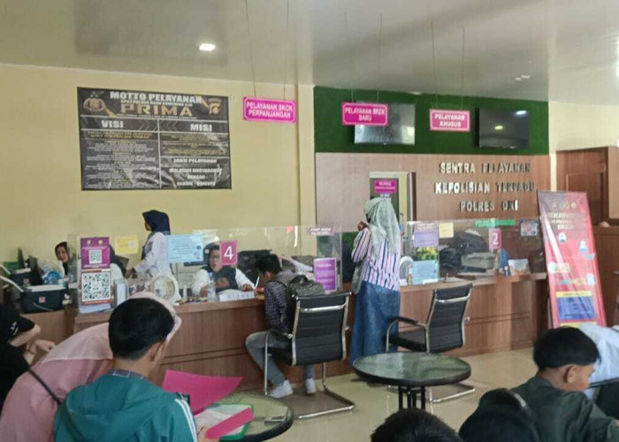 Buat SKCK, Ratusan Masyarakat Serbu Kantor SPKT Polres OKI