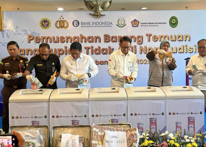 Sebanyak 24.476 Lembar Uang Rupiah Tidak Asli Dimusnahkan di Sumsel