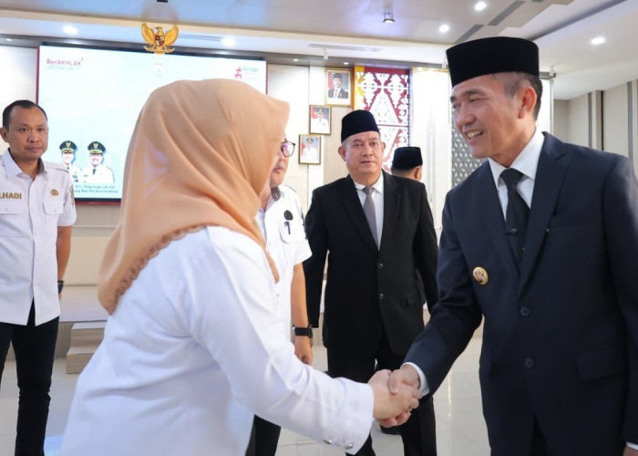 Lantik 130 Kepala Sekolah, Ratu Dewa Imbau Kepala Sekolah Muda untuk Kreatif dan Berinovasi 