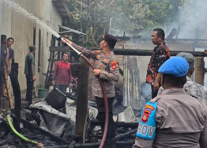 Respons Cepat Polda Sumsel, Empat Rumah Terbakar di OKI Berhasil Ditangani Tanpa Korban Jiwa