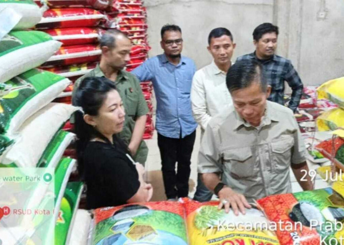 Antisipasi Peredaran Beras Oplosan, Disperindag Prabumulih Gelar Sidak