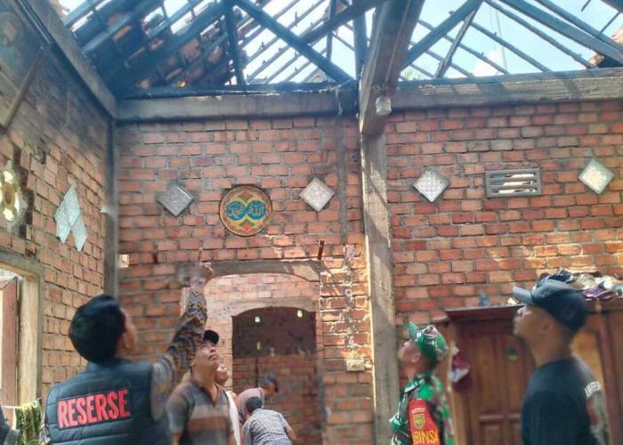 Rumah Petani di Desa Seri Tanjung Ogan Ilir Terbakar, Kerugian Ditaksir Capai Rp40 Juta