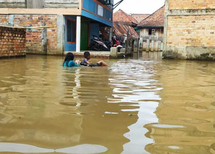 Banjir tak Kunjung Surut, Warga Payuputat Terdampak Banjir Mulai Mengeluh