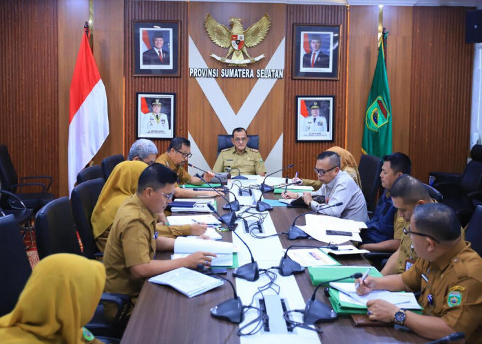Sekda Sumsel edward candra Pimpin Rapat Bahas Usulan Kenaikan Hibah Parpol 2027