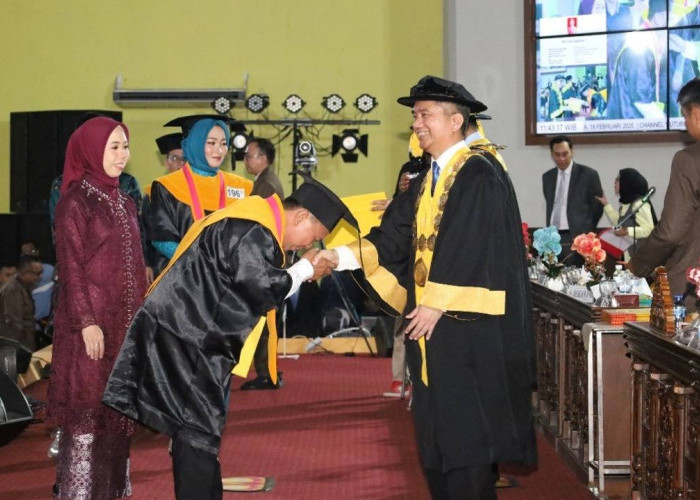 Wisuda Ke-176 UNSRI Diikuti oleh Sejumlah Tokoh, Rektor Unsri Ungkap Hal Ini