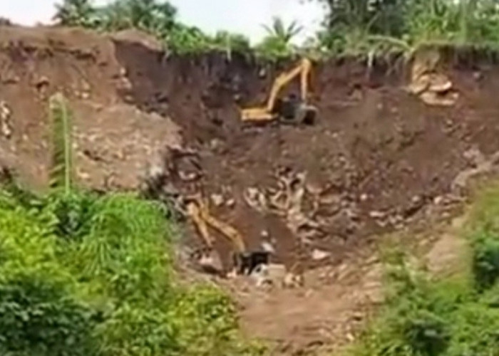 Warga OKUT Keluhkan Aktivitas Tambang Batu Split, DLH ; Izin dan Pengawasan DLH Provinsi  ‎