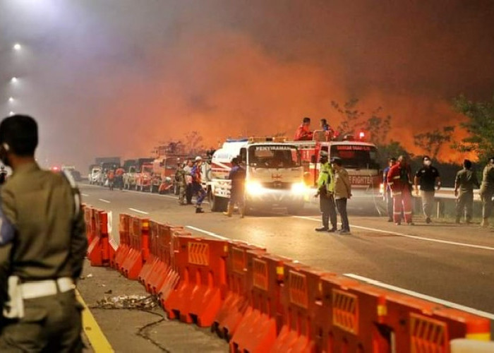Kian Mengganas, Kebakaran Lahan Di Ogan Ilir Ancam Keselamatan Pengendara Tol Palindra Dan Warga Sekitar
