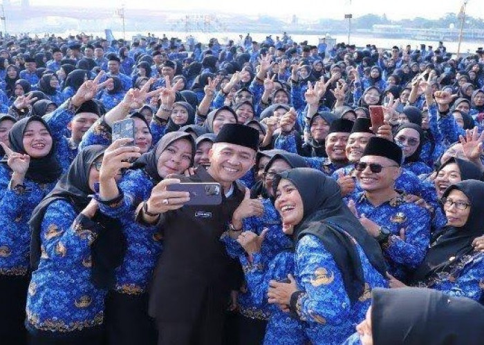 PNS Pemkot Palembang Full Senyum, Ratu Dewa Pastikan Rapelan Tunjangan Fungsional Cair Bisa Sampai 30 Bulan