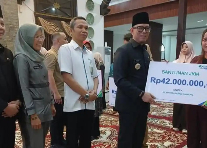 Belasan Ahli Waris Perangkat Desa di OKU Terima Santunan Kematian dari BPJS Ketenagakerjaan