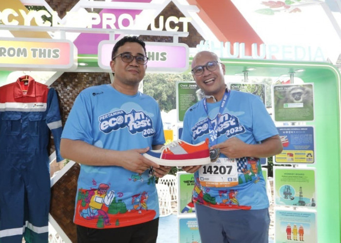 Komitmen ESG: Pertamina Drilling Pamerkan Sepatu dan Pouch Upcycle dari Coverall Bekas di Ajang ECORUN 2025
