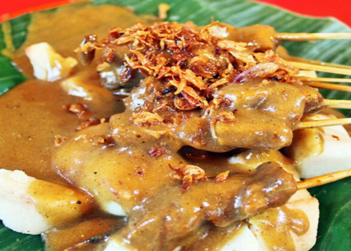 Sate Padang, Kuliner Khas Minangkabau yang Tetap Bertahan di Tengah Arus Modernisasi