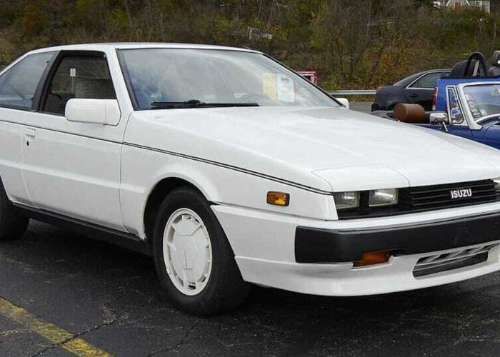 Terlalu Canggih di Zamannya! Ini Alasan Isuzu Piazza Gagal Populer