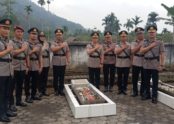 Dua Kapolres Pimpin Ziarah dan Tabur Bunga di TMP Bukit Sulap