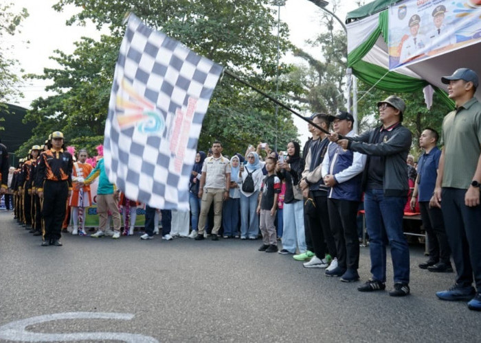 Semarak HUT OKU ke-116, Bupati OKU Lepas Karnaval Drum Band Pelajar