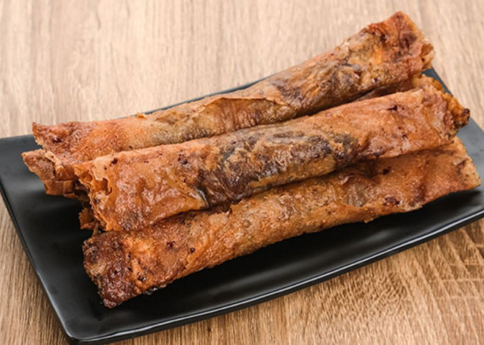 Piscok, Jajanan Sederhana yang Bertahan di Tengah Tren Kuliner Modern