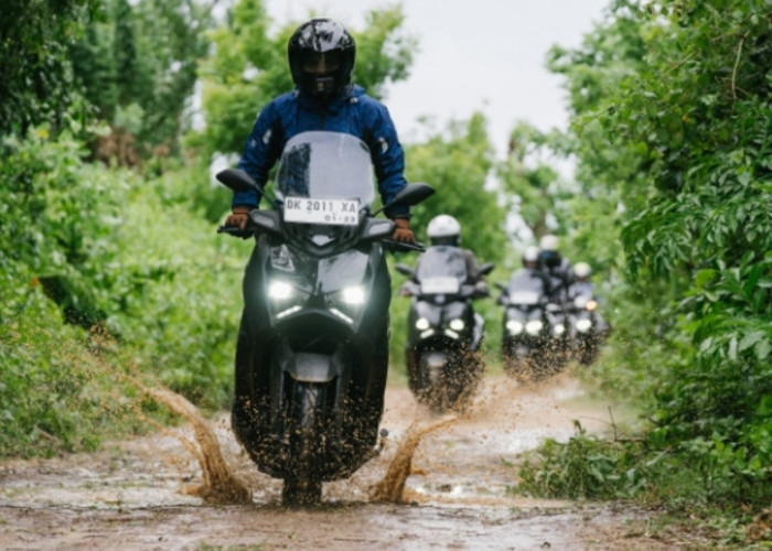 Yamaha Riding Academy: Panduan Aman Berkendara Sepeda Motor di Musim Hujan