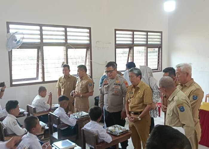 Pemkab OKI Launching Program MBG di SMP PGRI Pedamaran