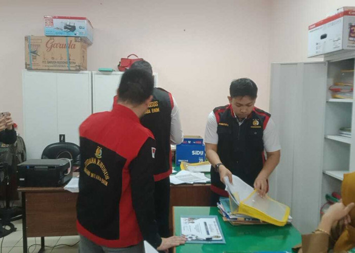 Kejari Muara Enim Geledah Kantor Dispora dan KONI