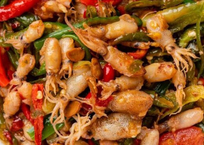 Tumis Cumi Asin : Hidangan Sederhana yang Selalu Jadi Favorit di Meja Makan Indonesia