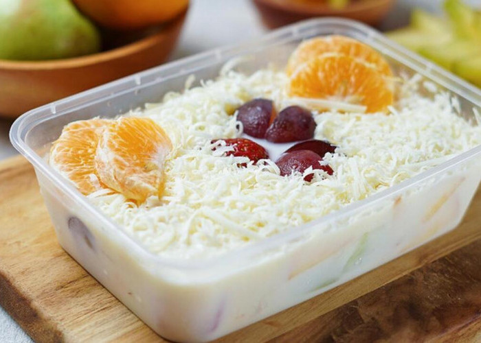 Salad Buah Semakin Diminati, Hidangan Segar yang Menjadi Pilihan Masyarakat  Jakarta
