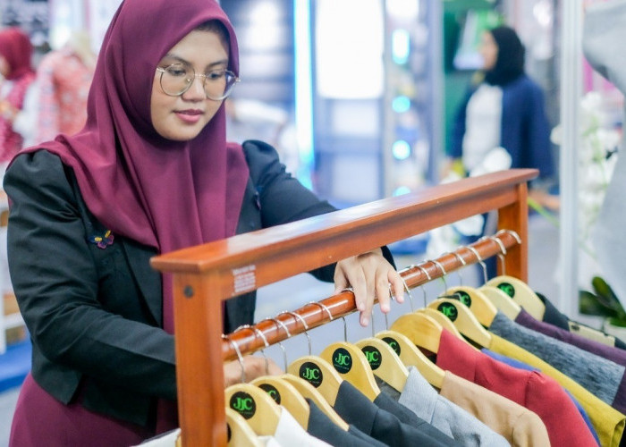 LinkUMKM BRI Dorong Pengusaha Perempuan Naik Kelas,JJC Rumah Jahit Berhasil Kembangkan Fesyen Wastra Eksklusif