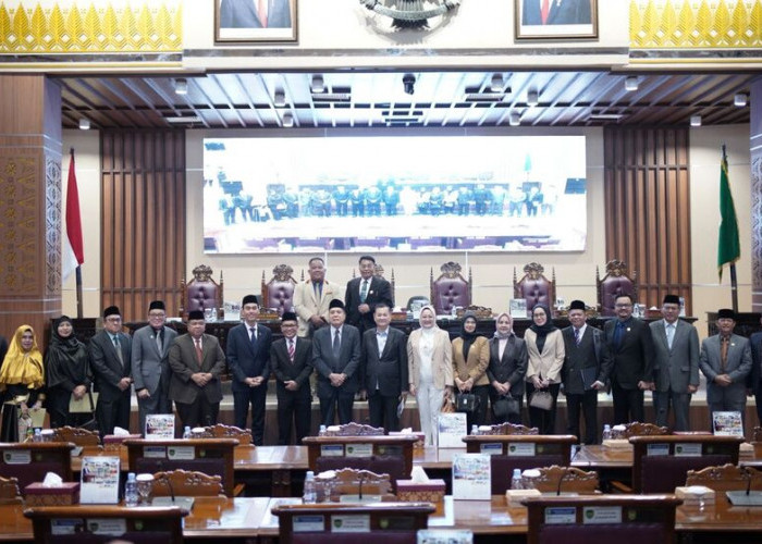 DPRD Sumsel Dengarkan Jawaban Gubernur Terhadap Pandangan Umum Fraksi-Fraksi 