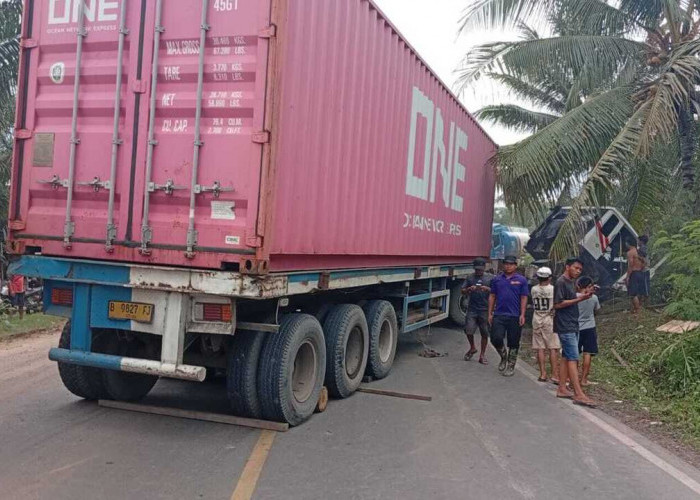 Tabrakan Beruntun, Dua Pengendara Grand Max dan Vario Luber