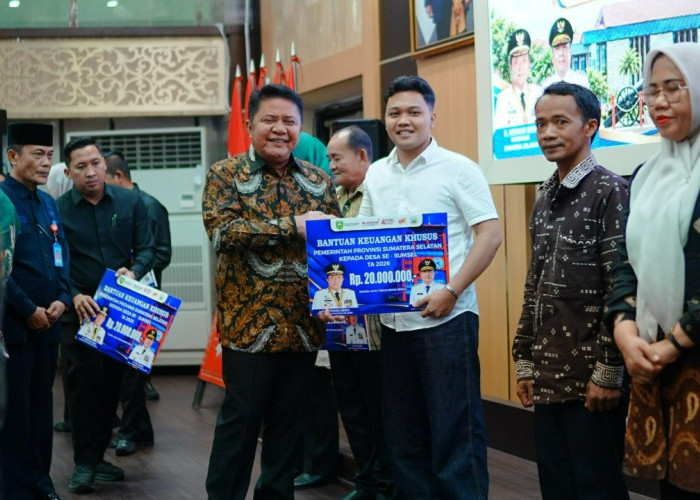 Herman Deru Serahkan Hadiah Lomba Desa 2026, Dorong Desa Sumsel Makin Inovatif dan Tingkatkan Pelayanan Publik