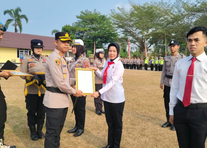 Apresiasi Kinerja Anggota, Kapolres Prabumulih AKBP Gunarto Beri Penghargaan kepada 25 Personel