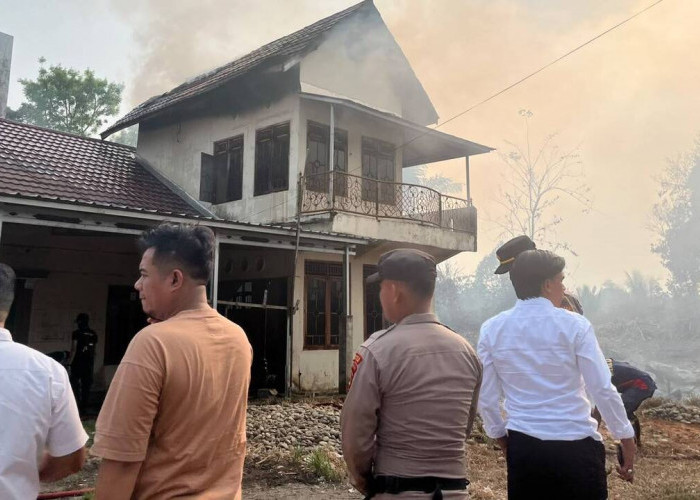 Karhutla, Nyaris Hanguskan Satu Rumah di Karang Raja