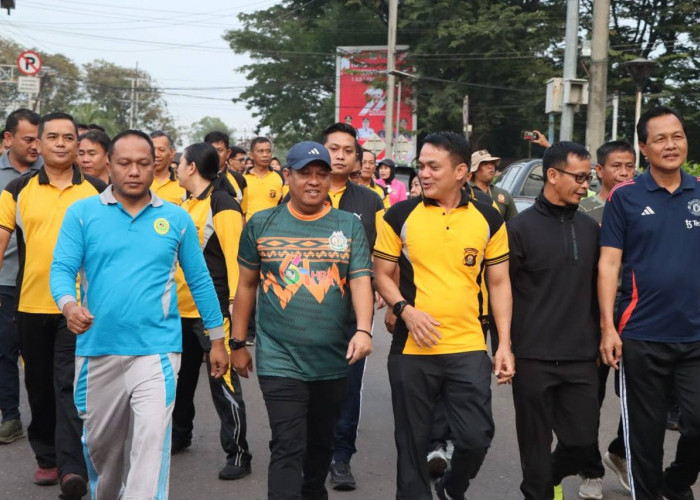 Polres Muara Enim Gelar Jalan Santai Bersama Instansi dan Masyarakat