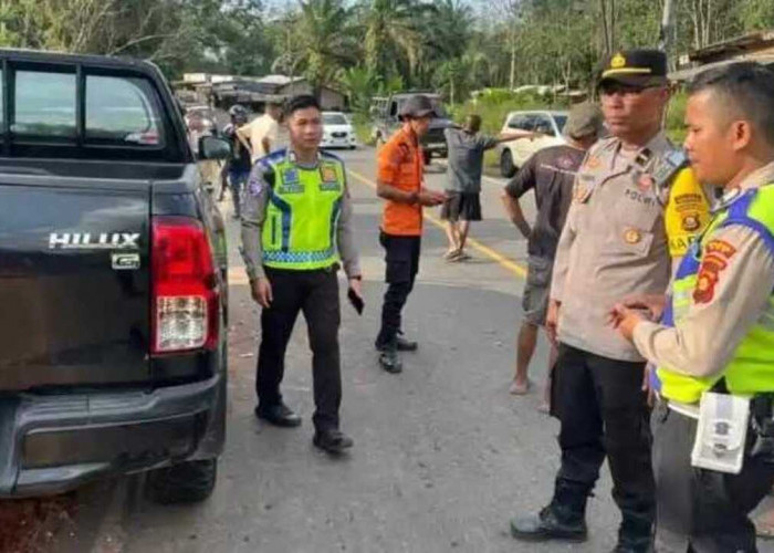 Hilux Seruduk Supra di Desa Gunung Meraksa, Tiga Penumpang Terluka