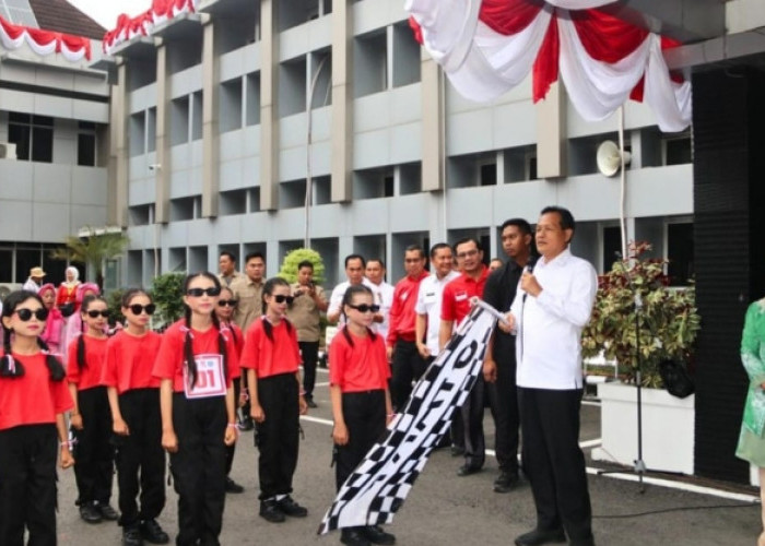 Tampilkan Atraksi Berbaris.Lomba Gerak Jalan Indah