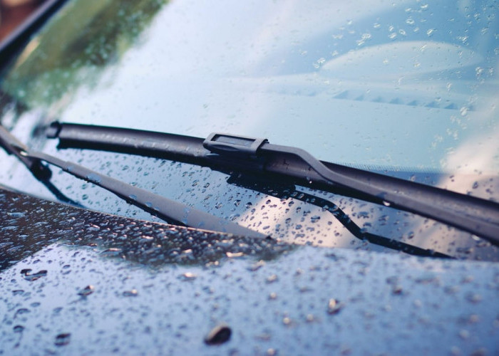 Kaca Mobil Kamu Lecet Karena Wiper? Ini 10 Cara Merawat Wiper, Agar Kaca Mobilmu Tetap Kinclong