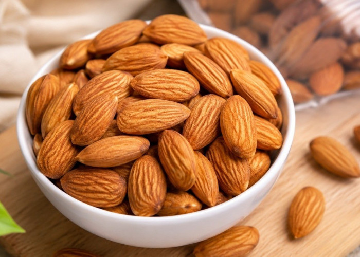 Kecil Bentuknya, Besar Khasiatnya! Kacang Almond Camilan Sehat Untuk Jantung Hingga Otak
