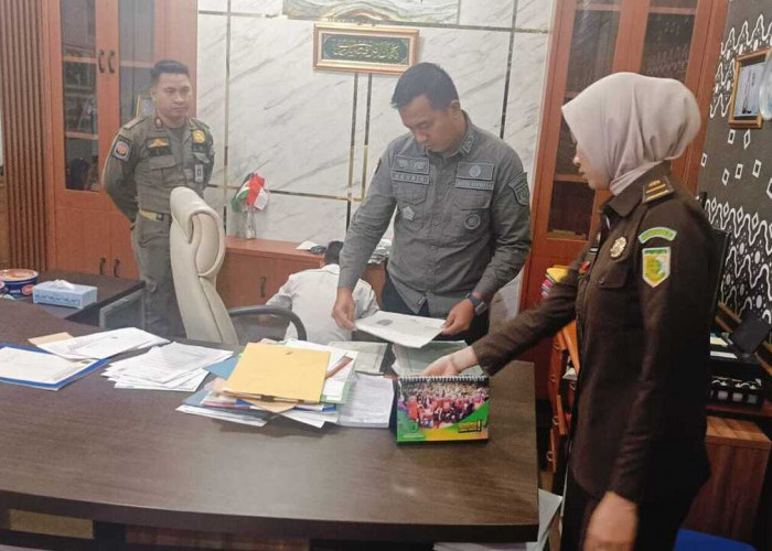 Tim Penyidik Kejari Muba Geledah 3 Ruangan di Pemkab Muba, dan Rumah Pribadi Yudi Herzandi