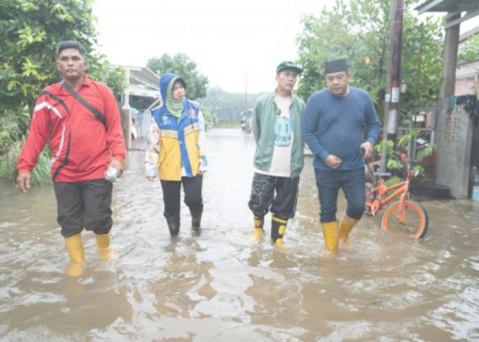 Ratu Dewa Turun ke Lokasi Banjir Usai Subuh, Pejabat Dinas Diminta Jangan Tidur