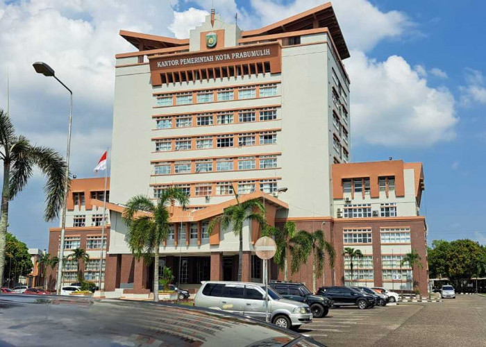 Dua Lift Rusak, Pegawai Pemkot Prabumulih Terpaksa Antre, Kabag Umum: Hari ini Teknisi Datang Untuk Perbaikan