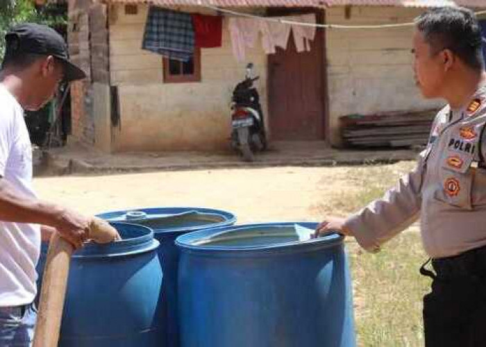 Polres Muara Enim Salurkan Bantuan Air Bersih