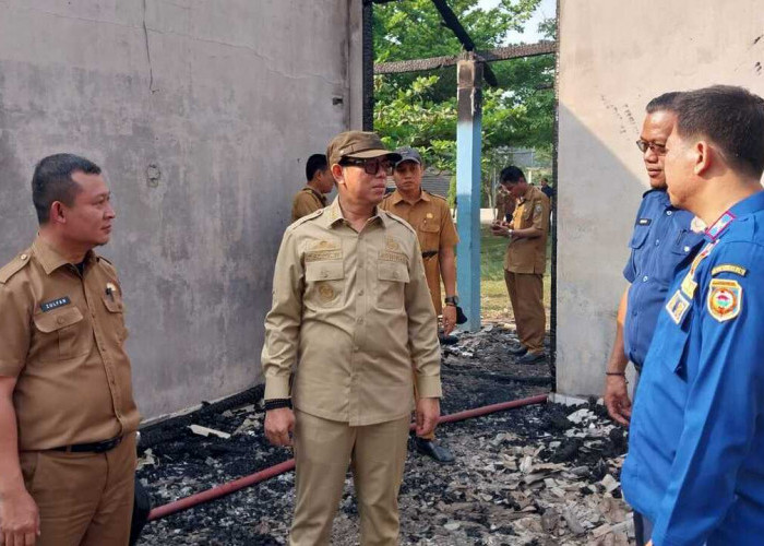 Ruang Lab SMPN 21 OKU Terbakar, Bupati OKU Pastikan Sekolah Segera Direhab