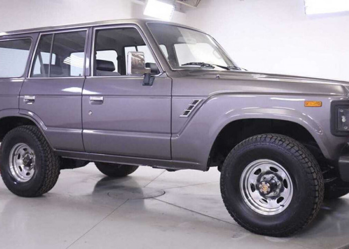 Toyota Land Cruiser FJ62: Legenda Off-Road yang Tak Lekang oleh Waktu.