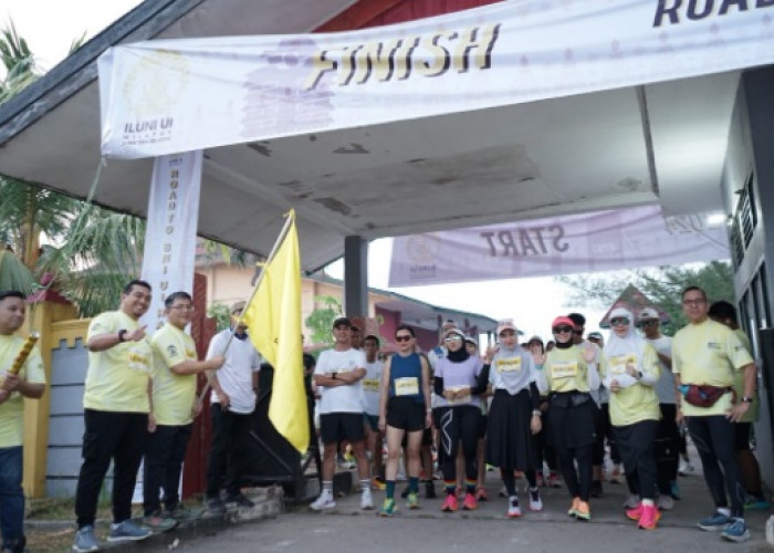 Dukung BNI UI Half Marathon 2024 - ILUNI UI Sumsel Gelar Fun Walk Bersama Alumni Regional